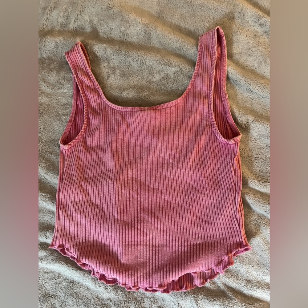 Cropped Ribbed Top - Picture 2 of 3
